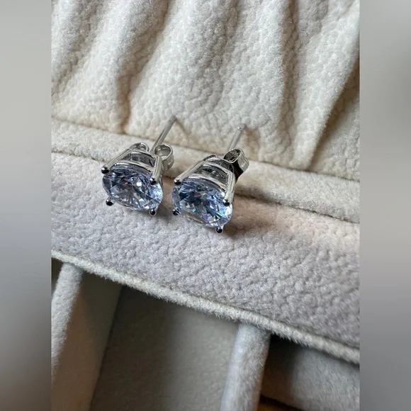 NWOT Silver CZ stud earrings - Picture 3 of 4